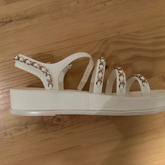 CHANEL CHAIN CALFSKIN SANDALS 39C - Picture 3 of 6